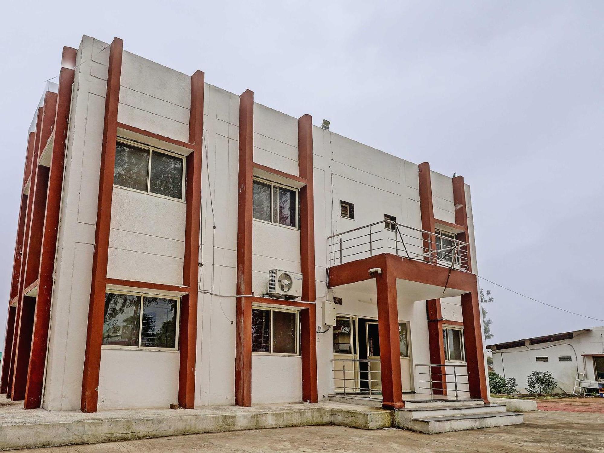 Super Hotel O Midway Treat Dhar Exterior photo