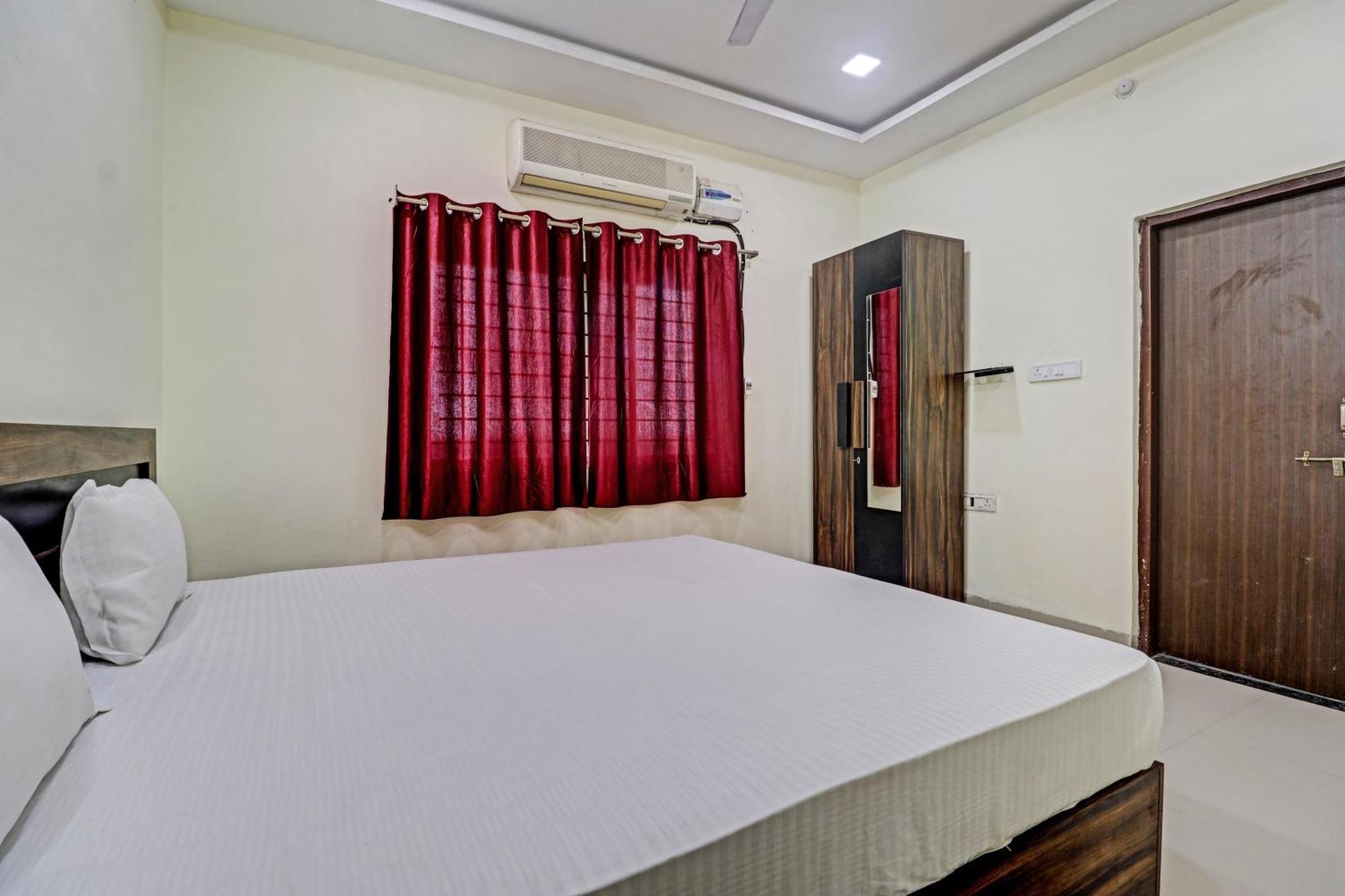 Super Hotel O Midway Treat Dhar Exterior photo