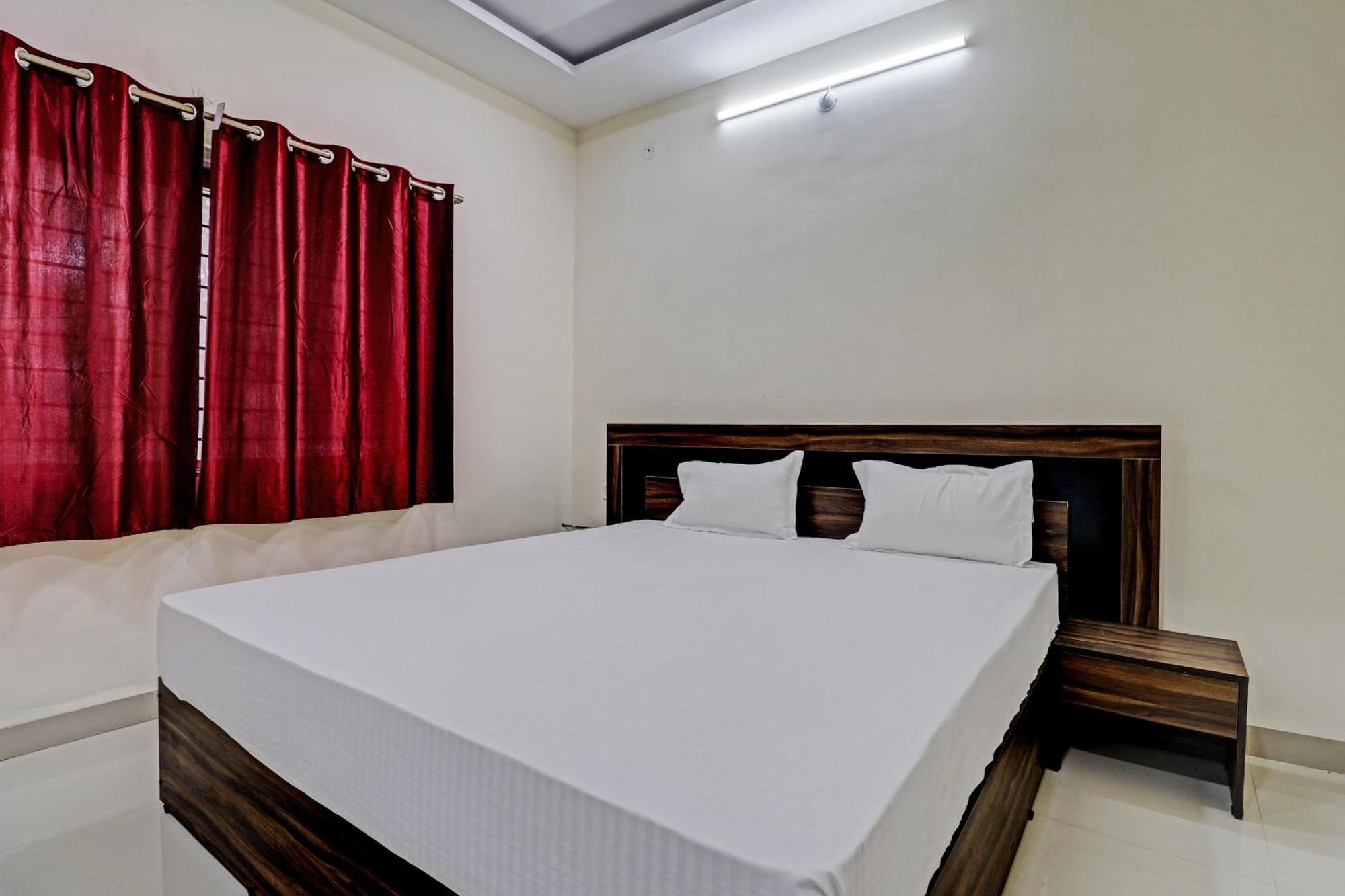 Super Hotel O Midway Treat Dhar Exterior photo