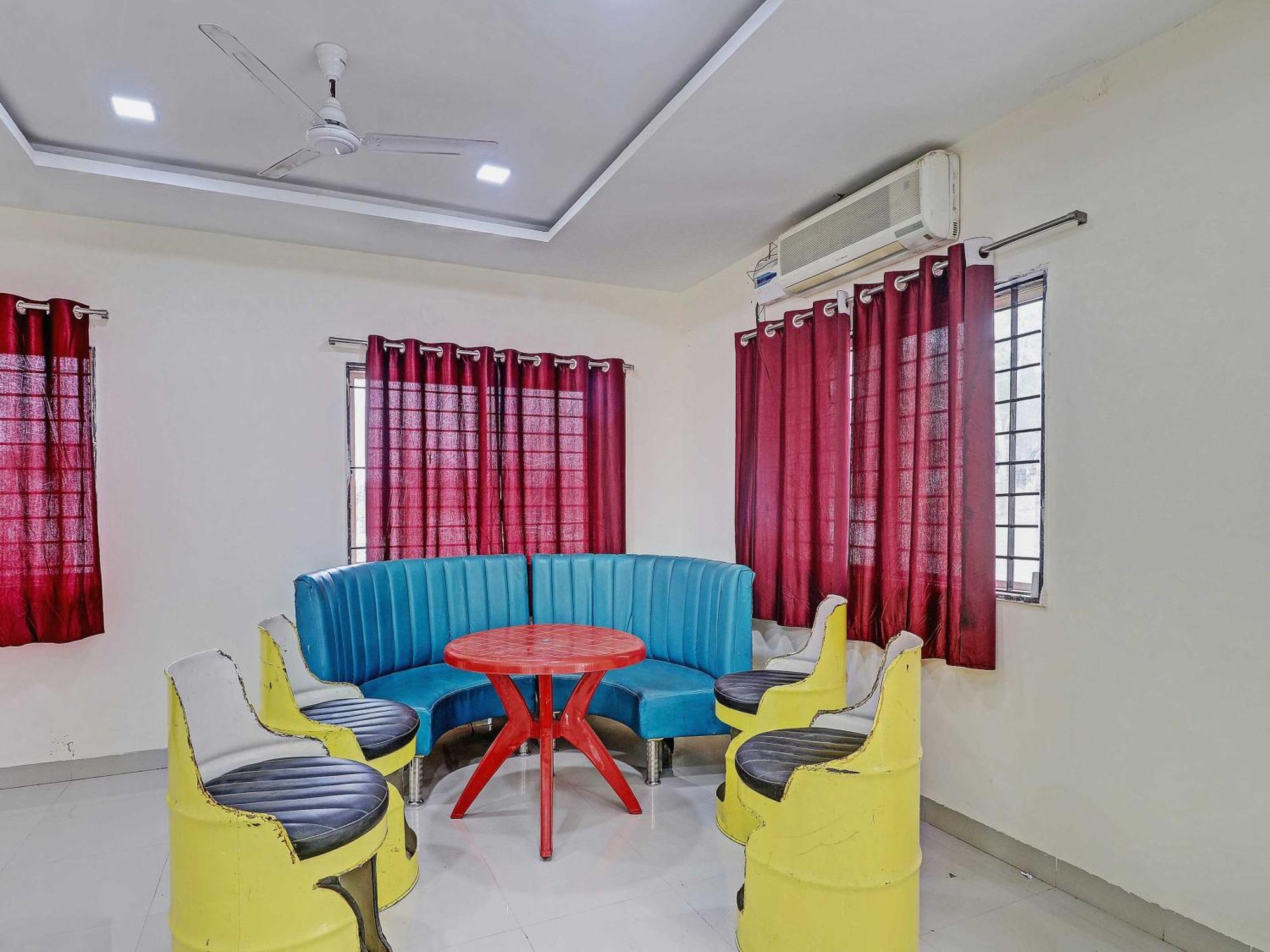 Super Hotel O Midway Treat Dhar Exterior photo