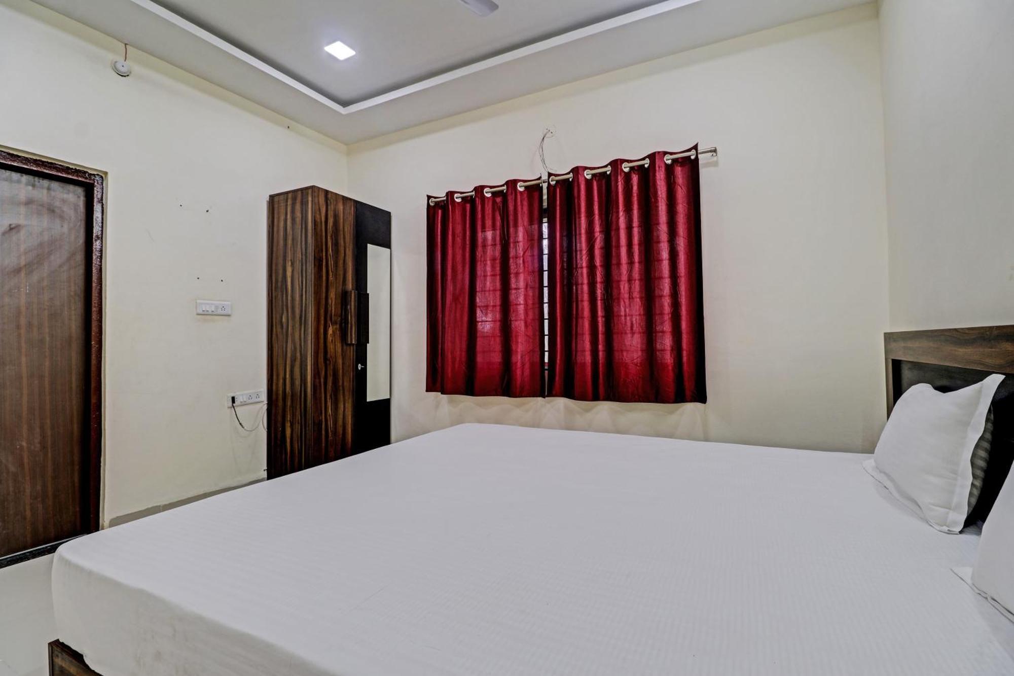 Super Hotel O Midway Treat Dhar Exterior photo