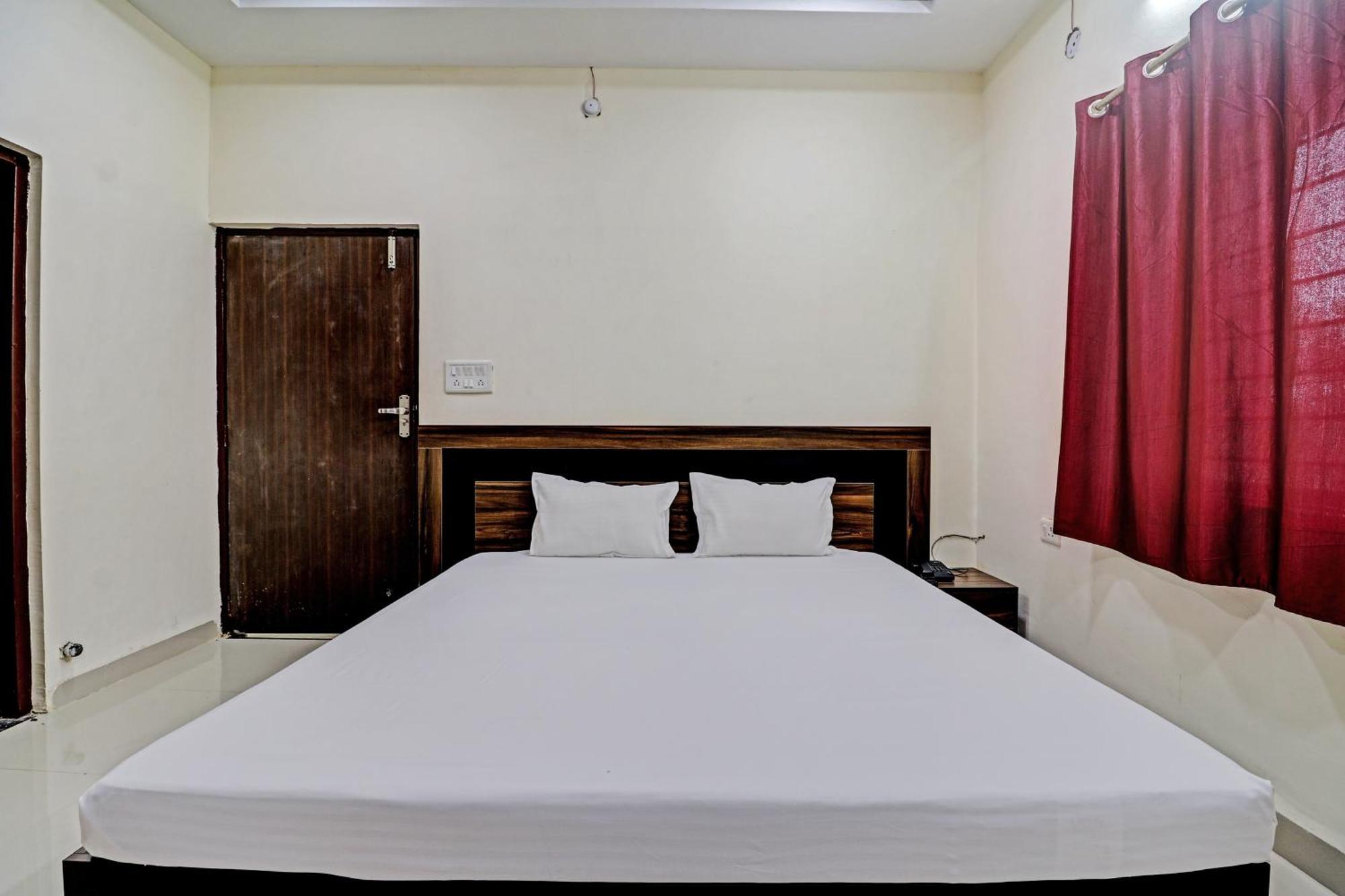 Super Hotel O Midway Treat Dhar Exterior photo