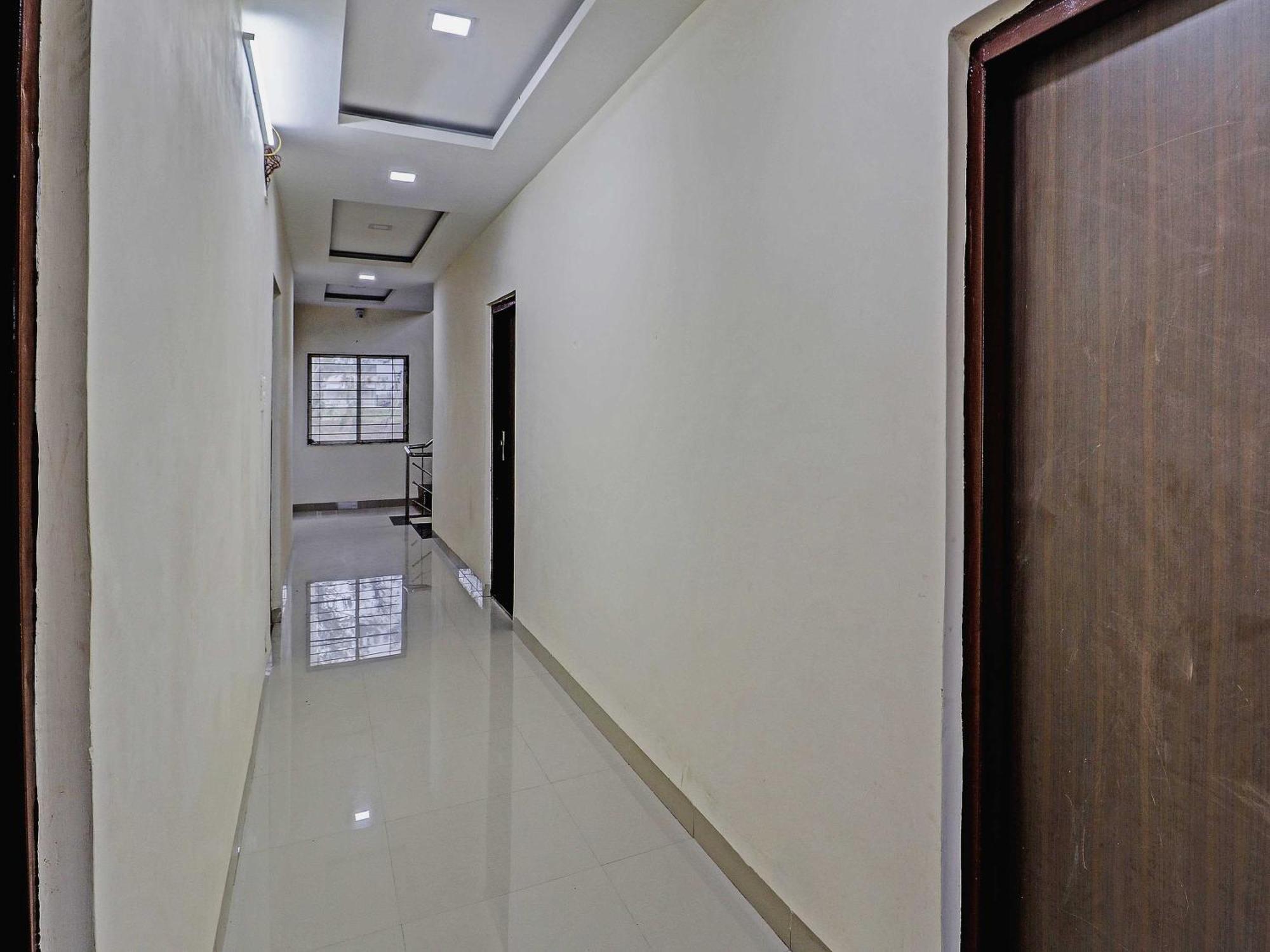 Super Hotel O Midway Treat Dhar Exterior photo