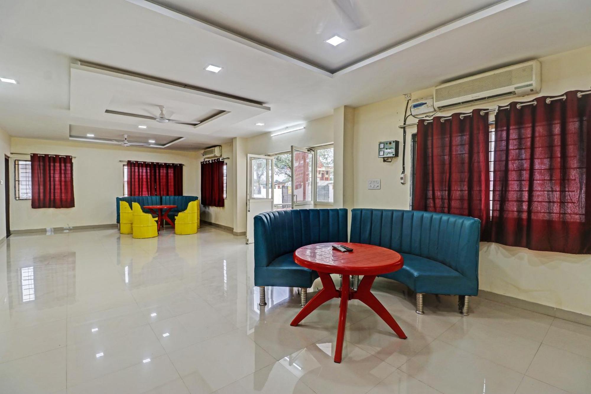 Super Hotel O Midway Treat Dhar Exterior photo