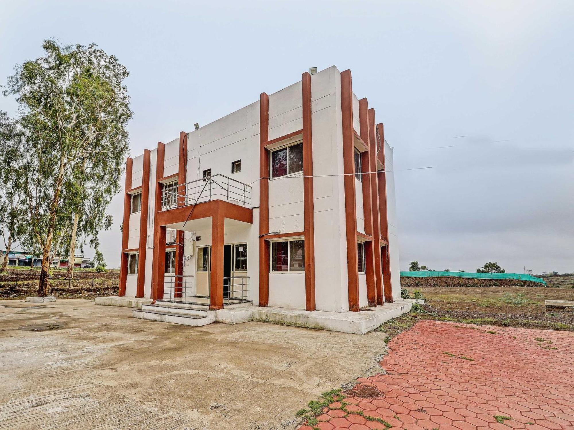 Super Hotel O Midway Treat Dhar Exterior photo