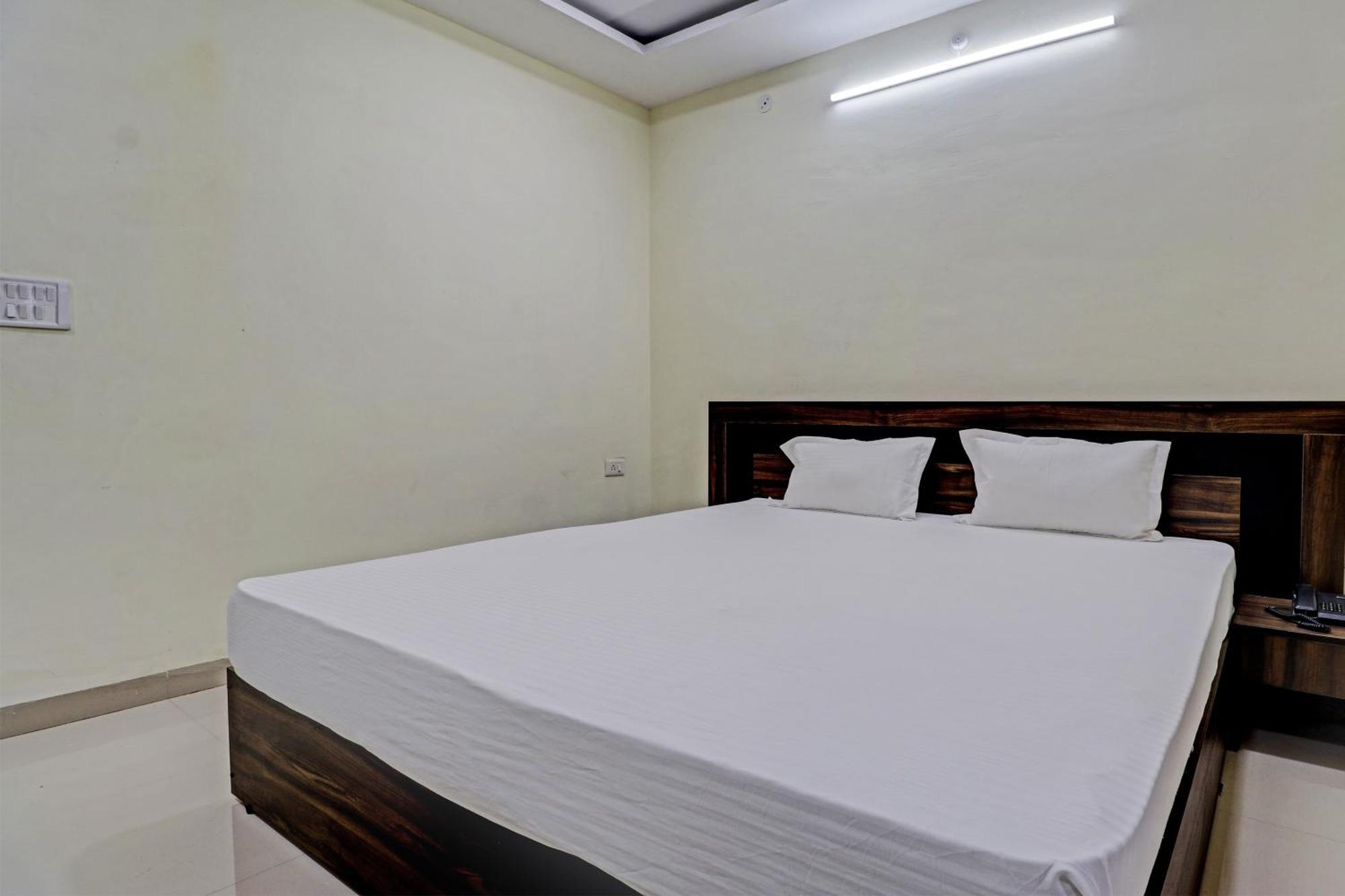 Super Hotel O Midway Treat Dhar Exterior photo
